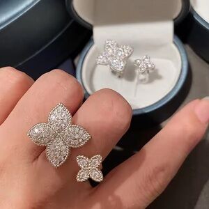 Elegant Silver Floral Jewelry Set